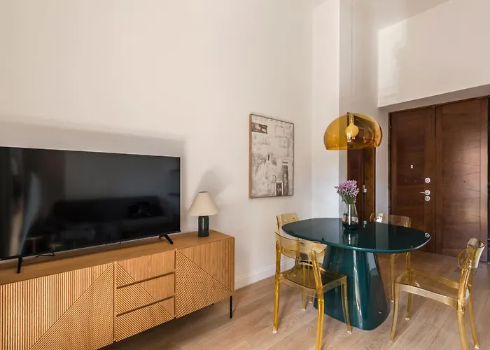 The Rent - Bright One-bedroom In Via Del Tritone Apartmán Řím